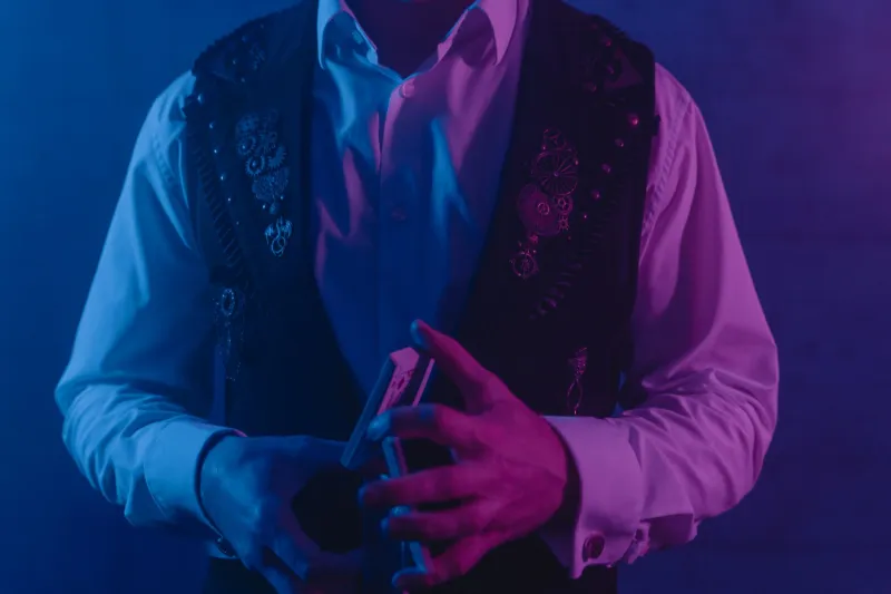 You Fell for It Too: How Extract Turns the Audience Into the Biggest Sucker in the Room
